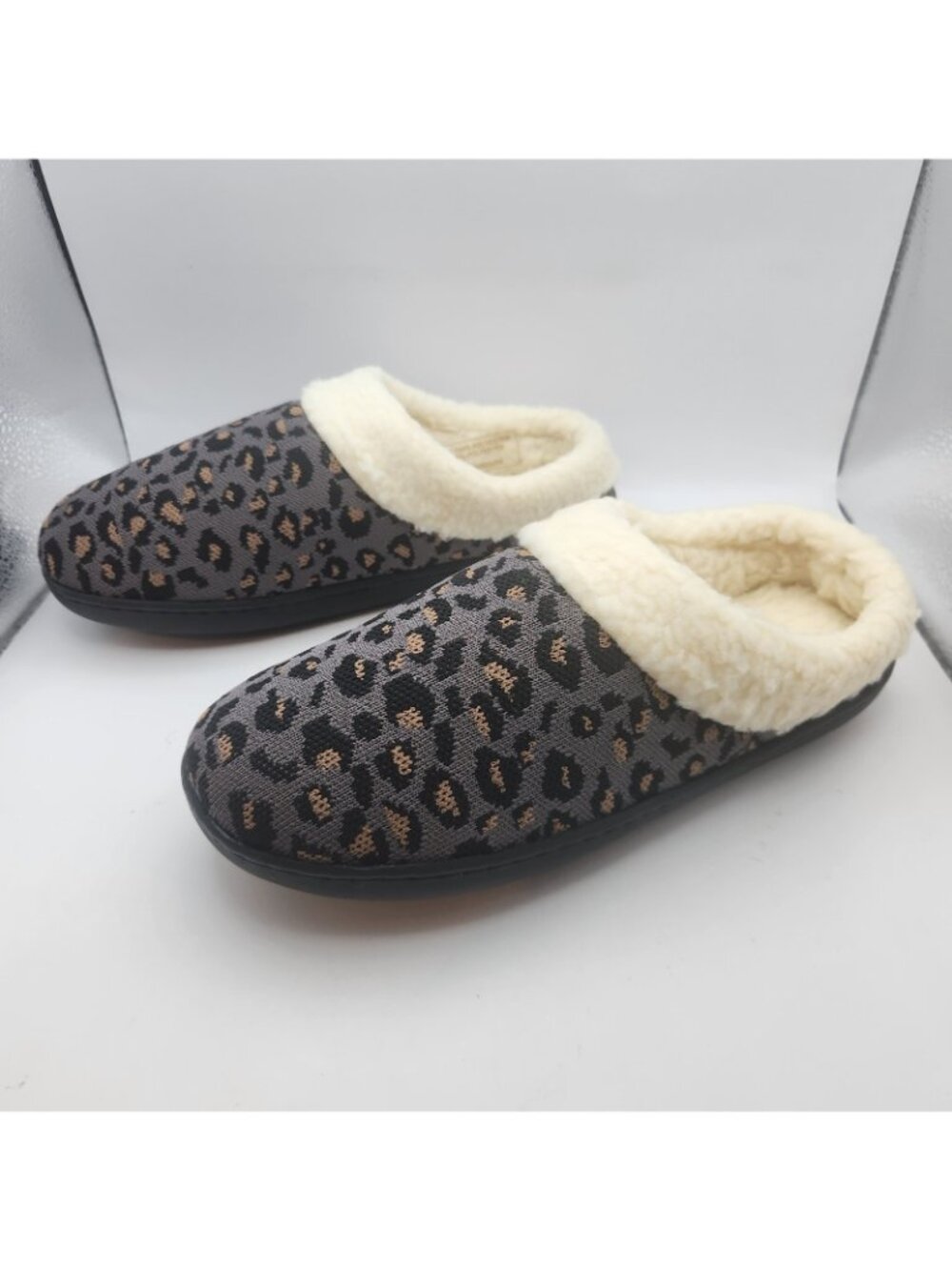 Clarks Cloudsteppers Cheetah Print Gray Vegan Fabric Slipper Shoe US 7 UK 4.5 - Picture 4 of 8